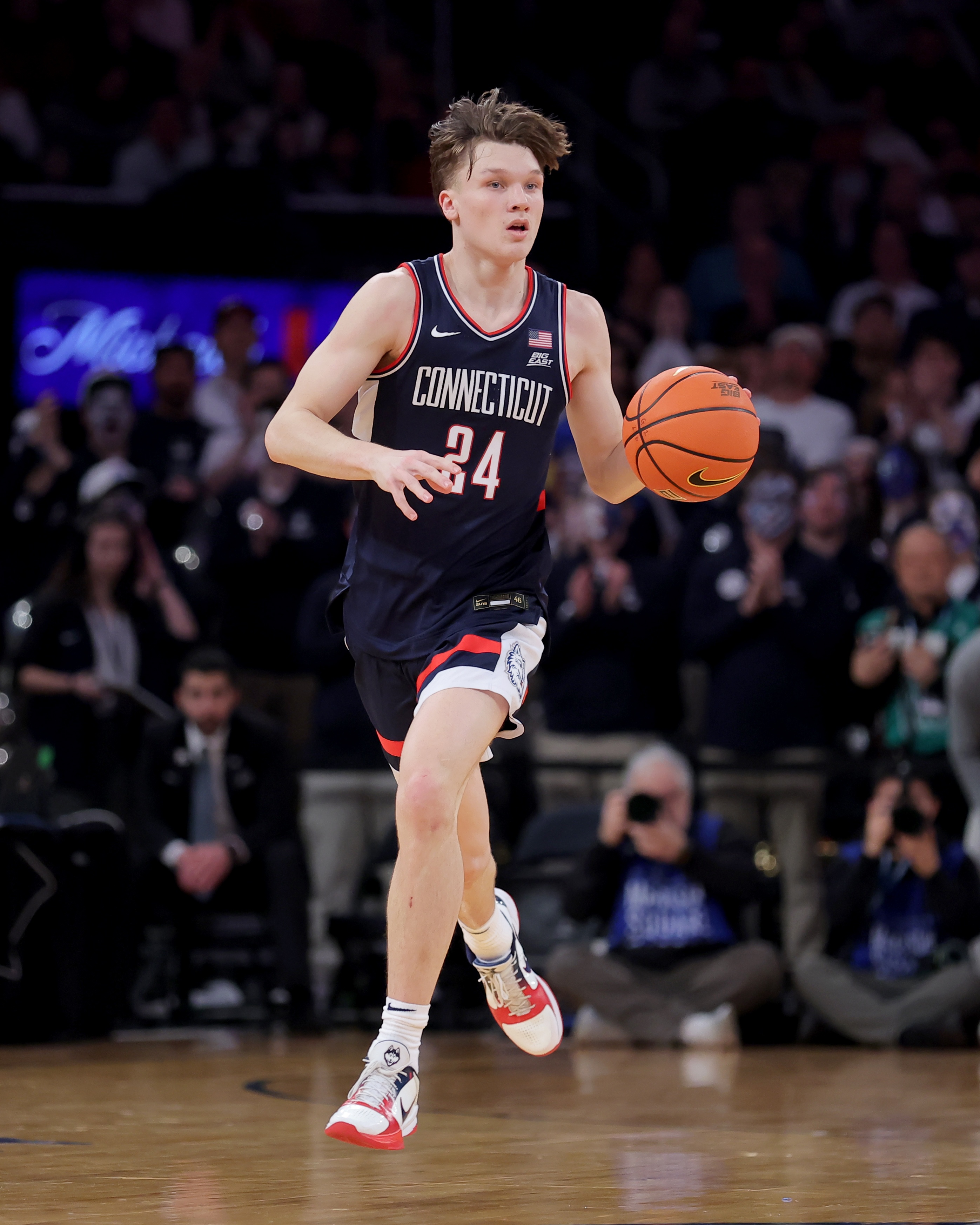 世界杯直播app官方下载安装-投射太糟糕！康大热门乐透秀马林斯全场17投仅4中 三分10中3